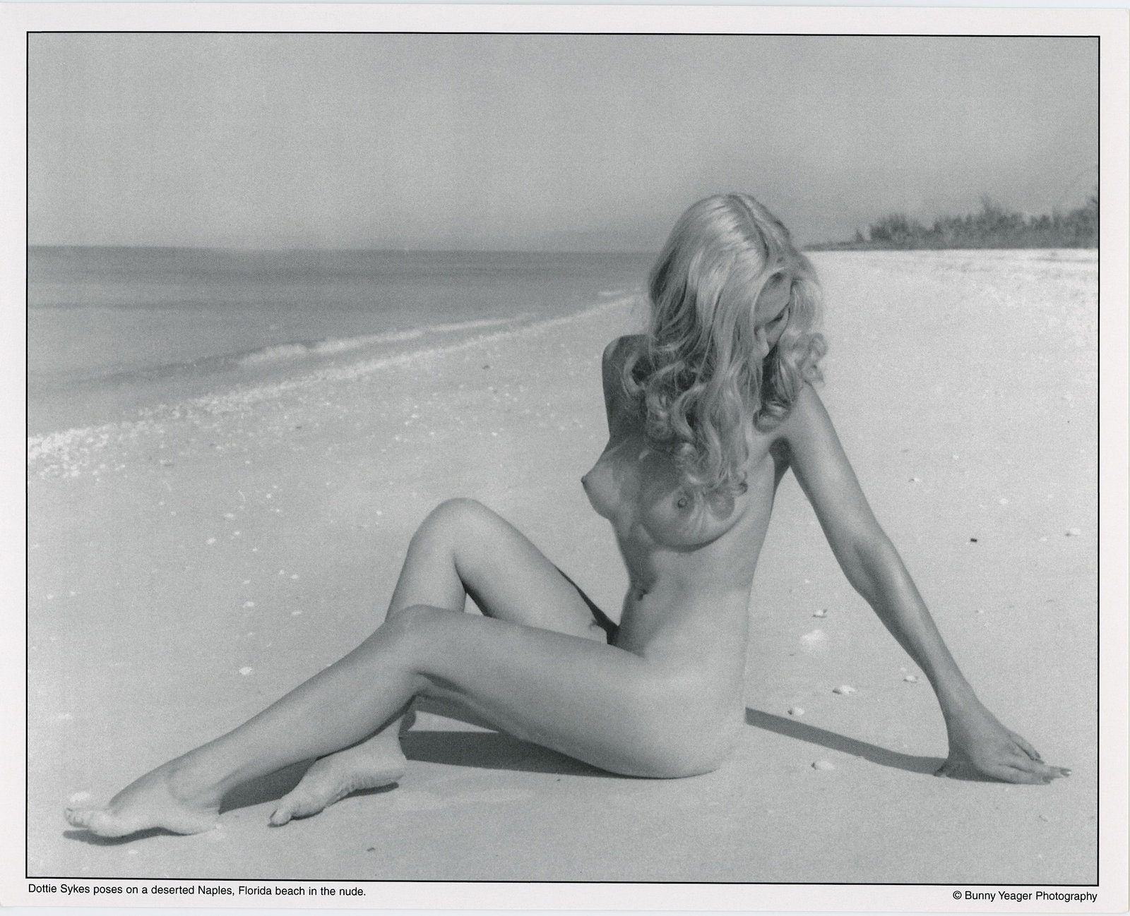 BUNNY YEAGER Vintage Pin Up Litho DOTTIE SYKES: This lot is consigned by a collector in RI. The provenance is from Bunny Yeager's estate/archives. Linnea Eleanor "Bunny" Yeager (March 13, 1929 - May 24, 2014) was an American photographer and pin-up