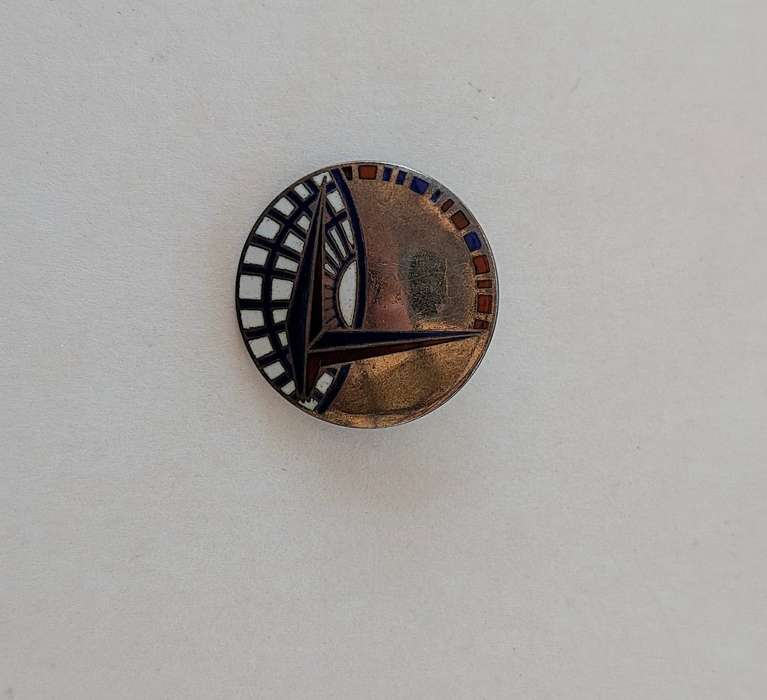 Vintage Scarce Authentic Military Collectible / Artelisted Inventory: Vintage Scarce Authentic Military Collectible / Artelisted Inventory. Our information received when purchased together with more important quality military collectibles, this lot was part of a closed 