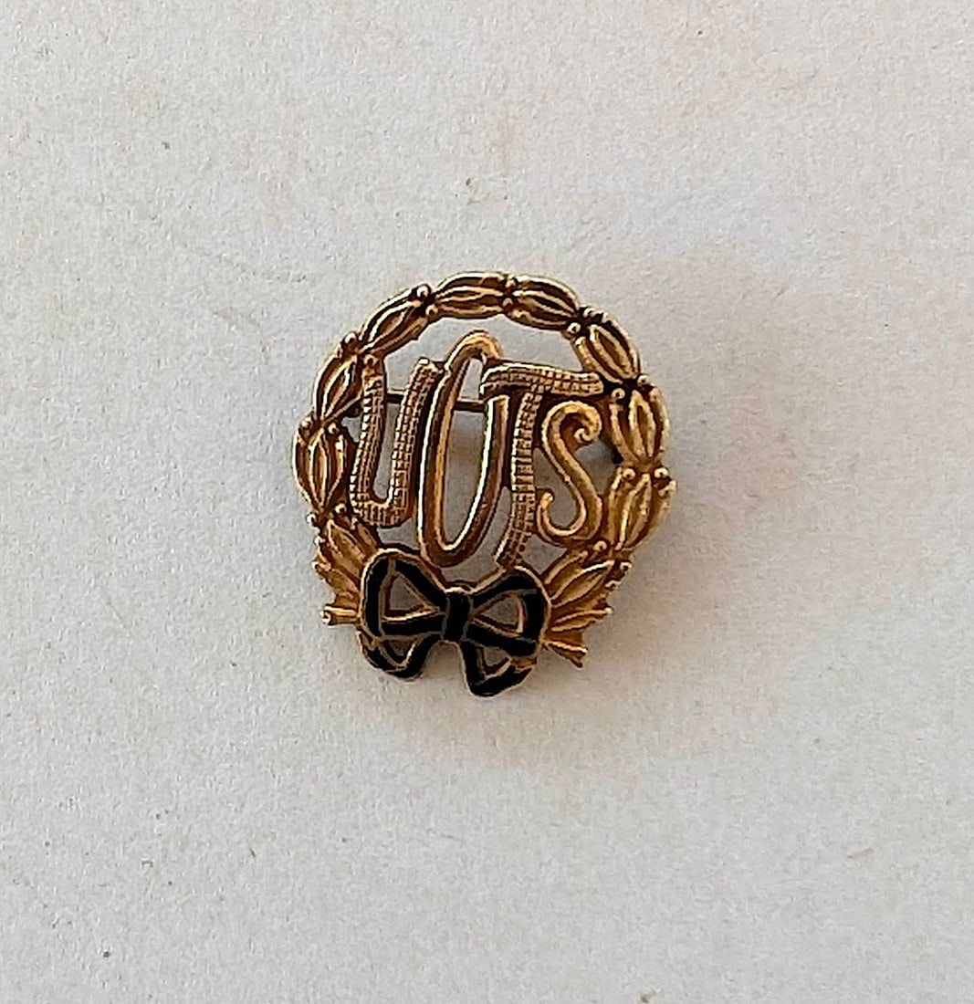 Vintage Scarce Authentic Military Collectible / Artelisted Inventory: Vintage Scarce Authentic Military Collectible / Artelisted Inventory. Our information received when purchased together with more important quality military collectibles, this lot was part of a closed 