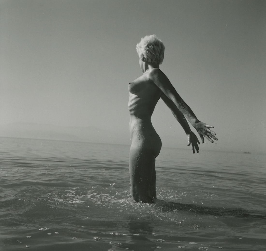 ANDRE DE DIENES Vintage Photo 1950s-1960s Nude Study: ANDRE DE DIENES Vintage Photo 1950s-1960s Nude Study. The provenance of this photo is from the archives of notable photographer AndrŽ de Dienes. The dimensions are Approx. 1.8" x 2.25" (variances