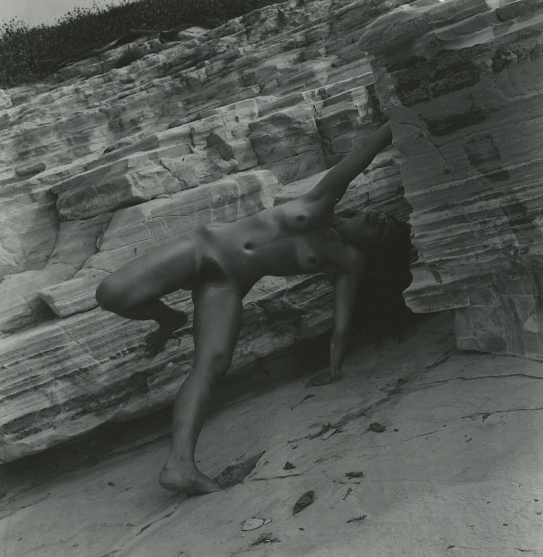 ANDRE DE DIENES Vintage Photo 1950s-1960s Nude Study: ANDRE DE DIENES Vintage Photo 1950s-1960s Nude Study. The provenance of this photo is from the archives of notable photographer AndrŽ de Dienes. The dimensions are Approx. 1.8" x 2.25" (variances