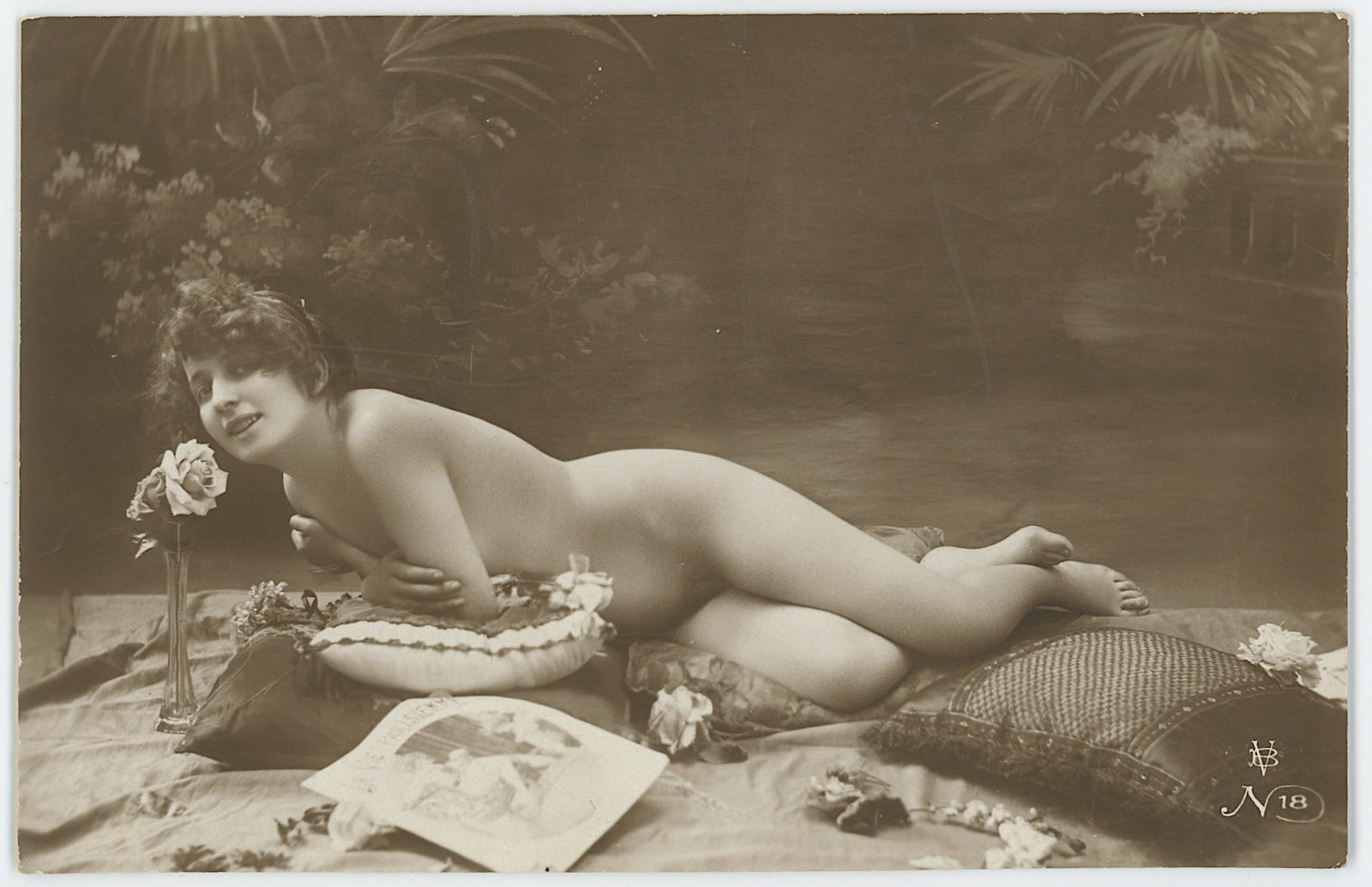 1900s Real Photo Original Postcard Artistic Female Nude: 1900s Real Photo Original Postcard Artistic Female Nude Belle Epoque. Provenance from the Artelisted Inventories. We have included quality images to show it's actual condition. THIS IS A RESERVE AUCTI