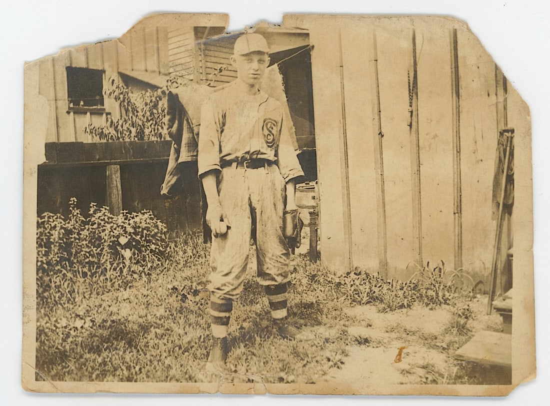 Scarce Historical Photo Collectors young baseball player, 1910s: Scarce Historical Photo Collectors young baseball player, 1910s. Provenance from inventories of Artelisted. The dimensions are Approx. 3.25" x 4.25". We have included quality images to show it's actua