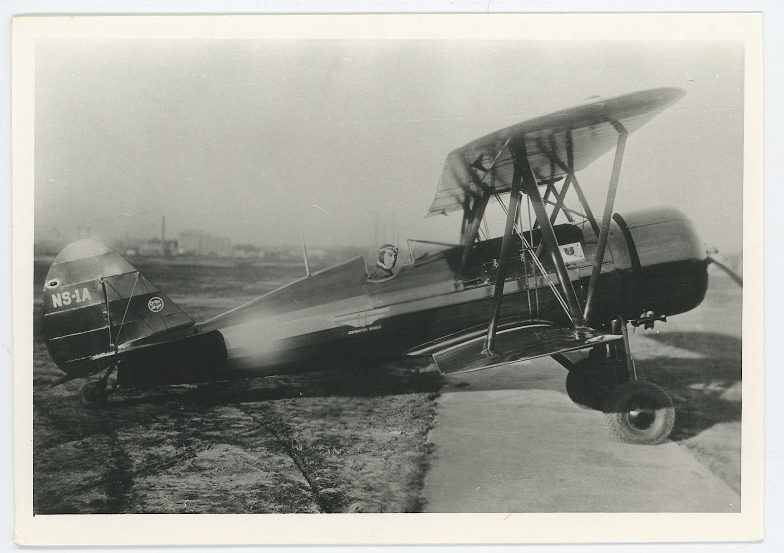Scarce Historical Photo Collectors 1930s Waco F Biplane: Scarce Historical Photo Collectors 1930s Waco F Biplane. Provenance from inventories of Artelisted. The dimensions are Approx. 4.5" x 6". We have included quality images to show it's actual condition.