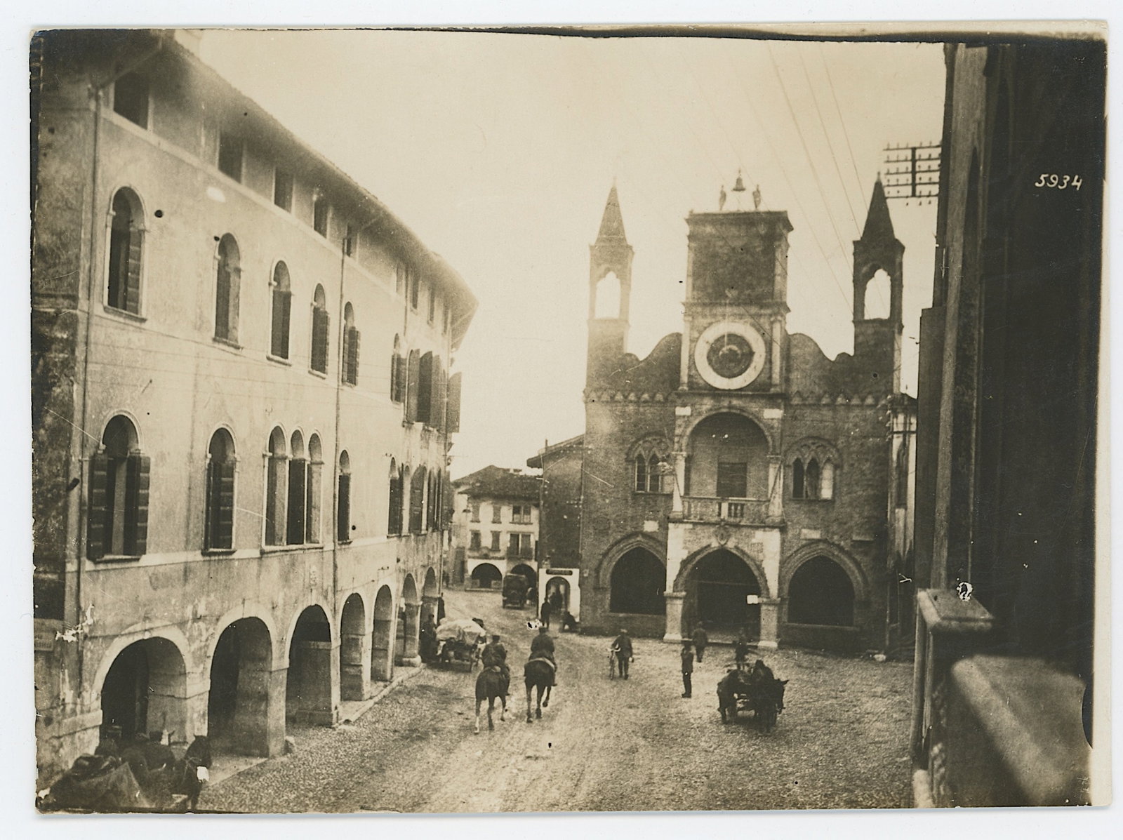 Scarce Historical Photo Collectors Palazzo del Comune (Municipio) in Pordenone, Italy: Scarce Historical Photo Collectors Palazzo del Comune (Municipio) in Pordenone, Italy. Provenance from inventories of Artelisted. The dimensions are Approx. 4.5" x 6". We have included quality images 