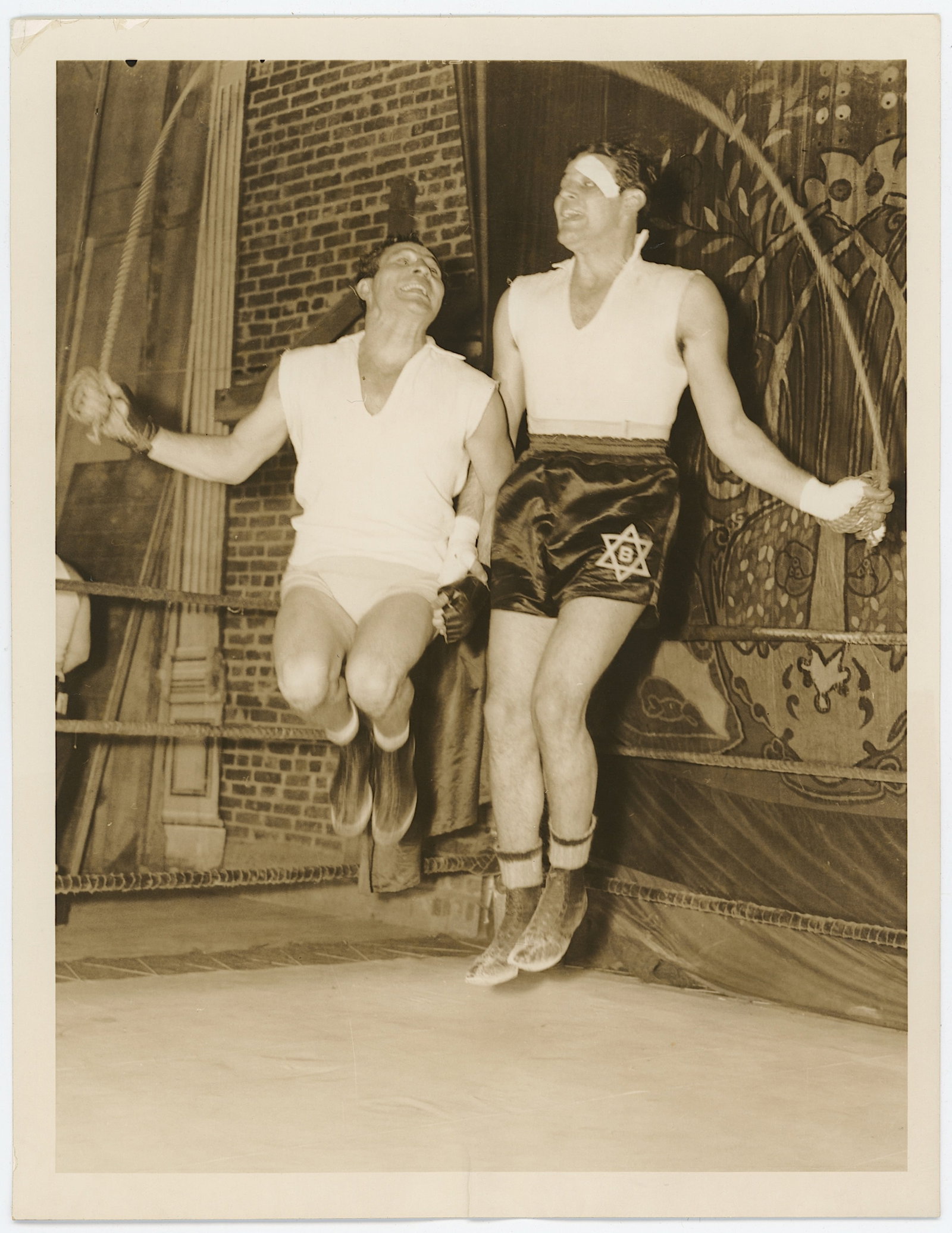 Scarce Historical Photo Collectors Boxing Max Baer: Scarce Historical Photo Collectors Boxing Max Baer. Provenance from inventories of Artelisted. The dimensions are Approx. 6" x 8". We have included quality images to show it's actual condition. THIS I