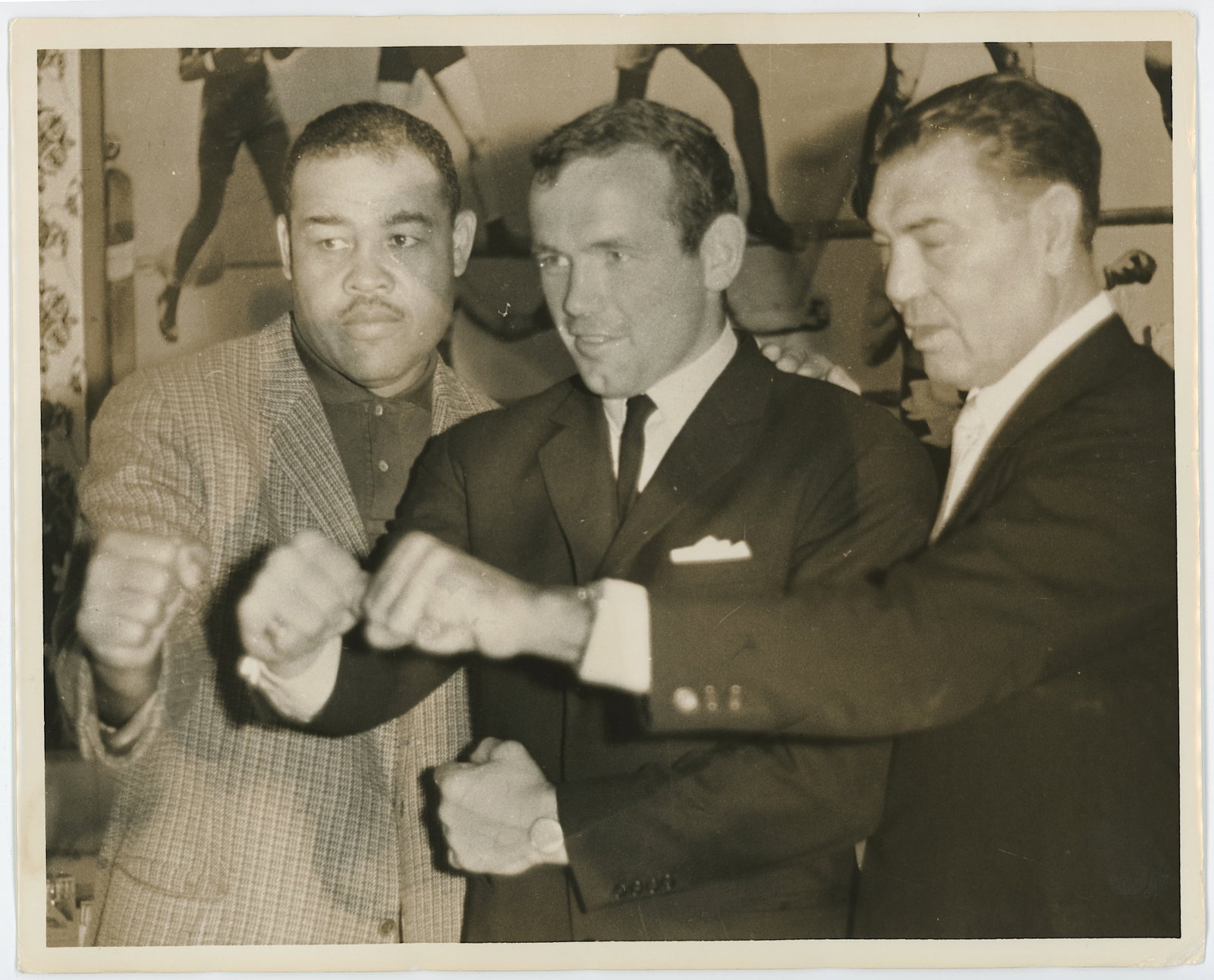 Scarce Historical Photo Collectors Boxing Joe Louis & Others: Scarce Historical Photo Collectors Boxing Joe Louis & Others. Provenance from inventories of Artelisted. The dimensions are Approx. 10" x 8". We have included quality images to show it's actual condit