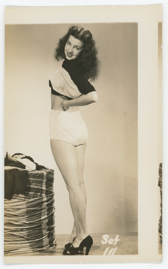Vintage 1940s Nartistic Photograph Nude Female Pin Up: Vintage 1940s Nartistic Photograph Nude Female Pin Up. Provenance from inventories of a collector in RI. The dimensions are Approx. 4" x 2.5". We have included quality images to show it's actual condi