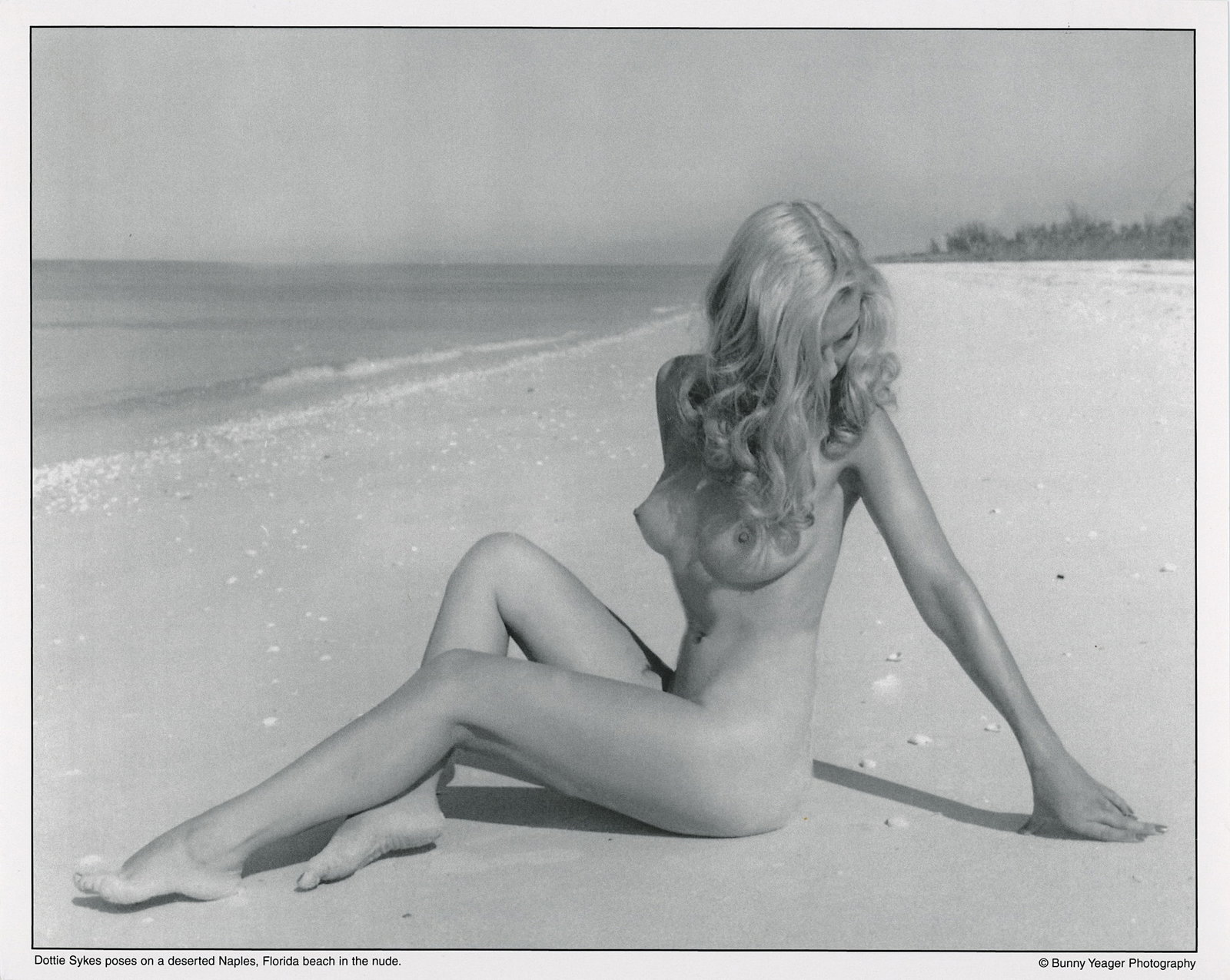 BUNNY YEAGER Vintage Pin Up Litho Model DOTTIE SYKES: BUNNY YEAGER Vintage Pin Up Litho Model DOTTIE SYKES. This lot is consigned by a collector in RI. The provenance is from Bunny Yeager's estate/archives. Linnea Eleanor "Bunny" Yeager (March 13, 1929 -