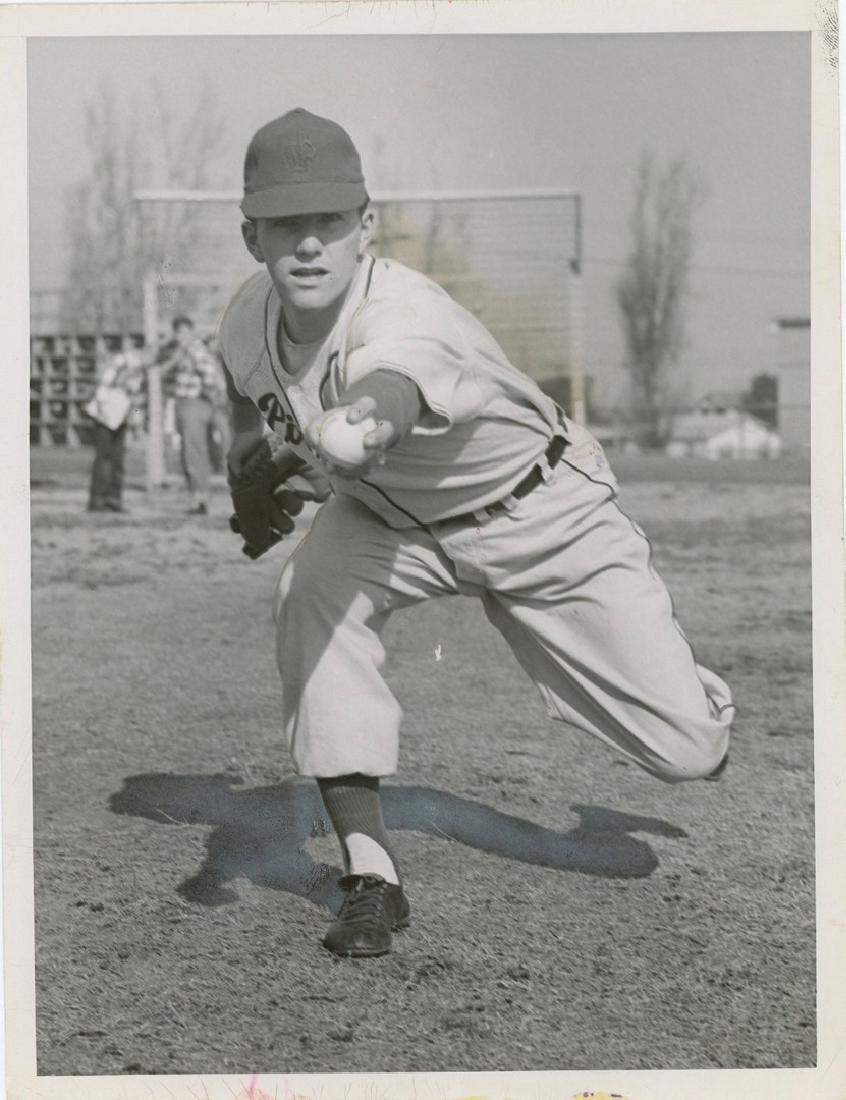 Silver Gelatin Baseball Paul Pettit, 1950: This lot starts at $1 as a courtesy so that collectors can determine the true market value on this authentic item. All items in this sale are guaranteed originals. Please contact us if there is a misr
