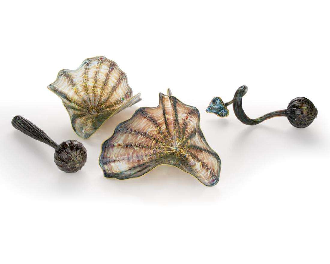 Dale Chihuly (1941-* Seattle, WA) (1 of 7)