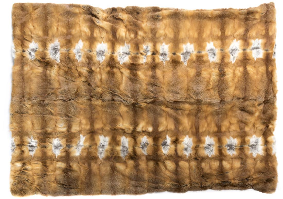 A red fox fur throw blanket (1 of 3)