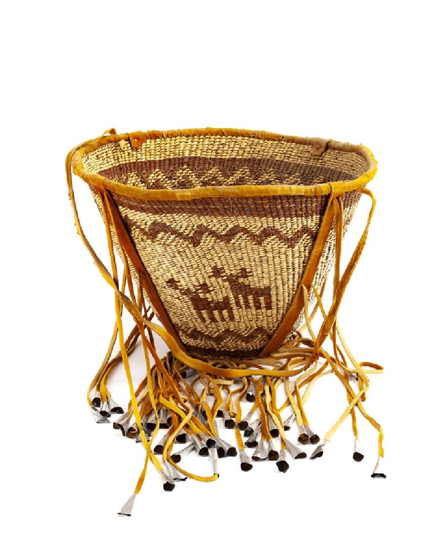 A contemporary Apache burden basket (1 of 3)