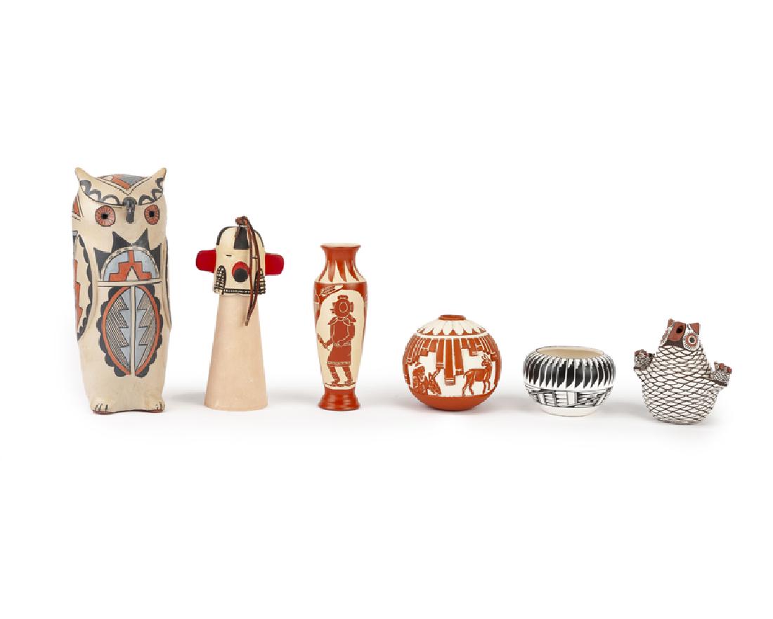 A group of Native American pottery (1 of 6)