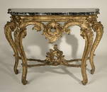 1137: A CONTINENTAL ROCOCO GILTWOOD CONSOLE TABLE