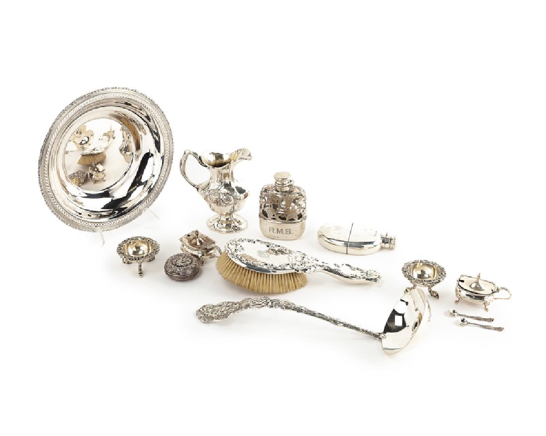 A group of English and American sterling silver objects (1 of 7)