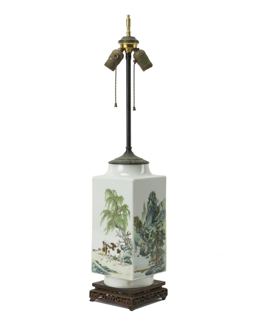 A Chinese porcelain lamp (1 of 3)