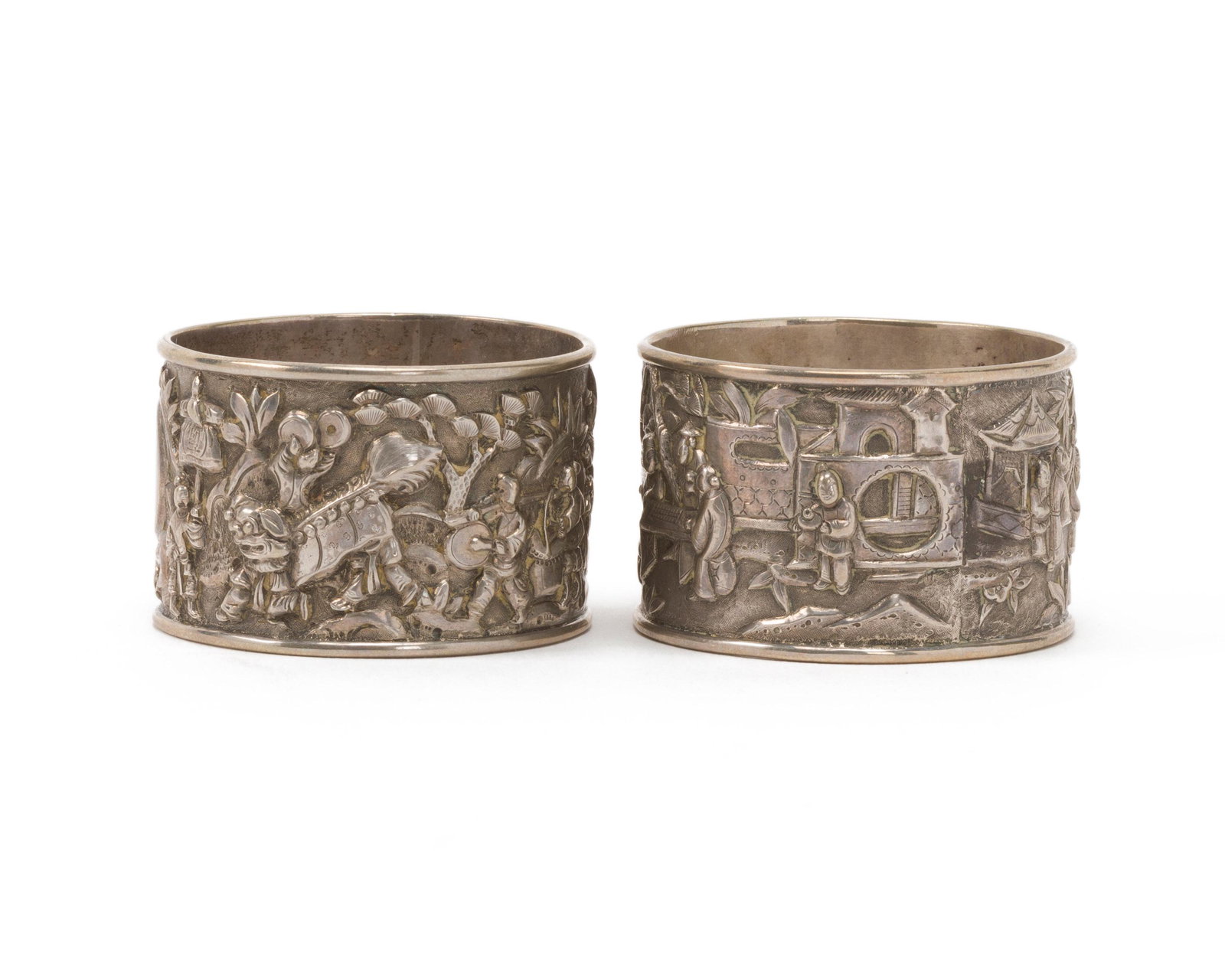 Two Chinese silver napkin rings (1 of 2)