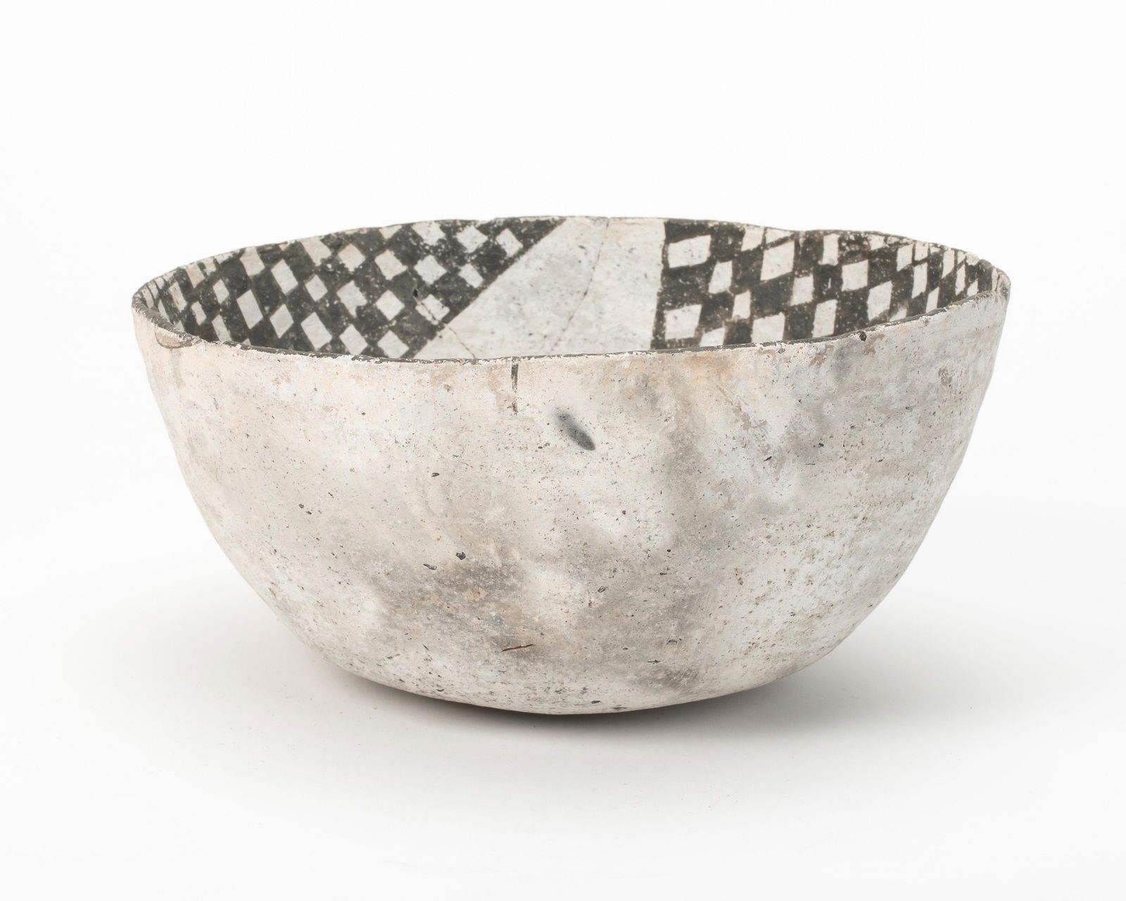 An Anasazi pottery bowl (1 of 4)