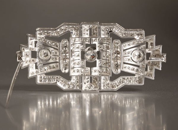 An Art Deco diamond brooch - 2
