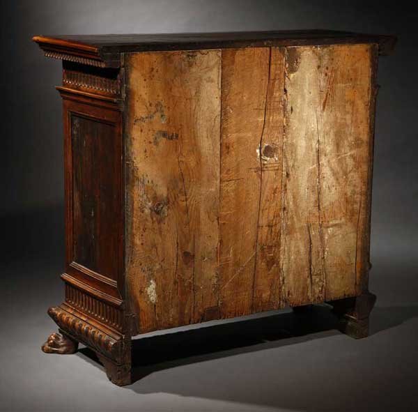 An Italian baroque walnut credenza - 2