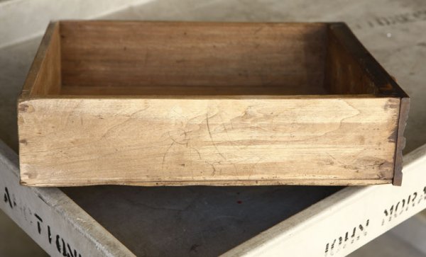 An Italian baroque walnut credenza - 9