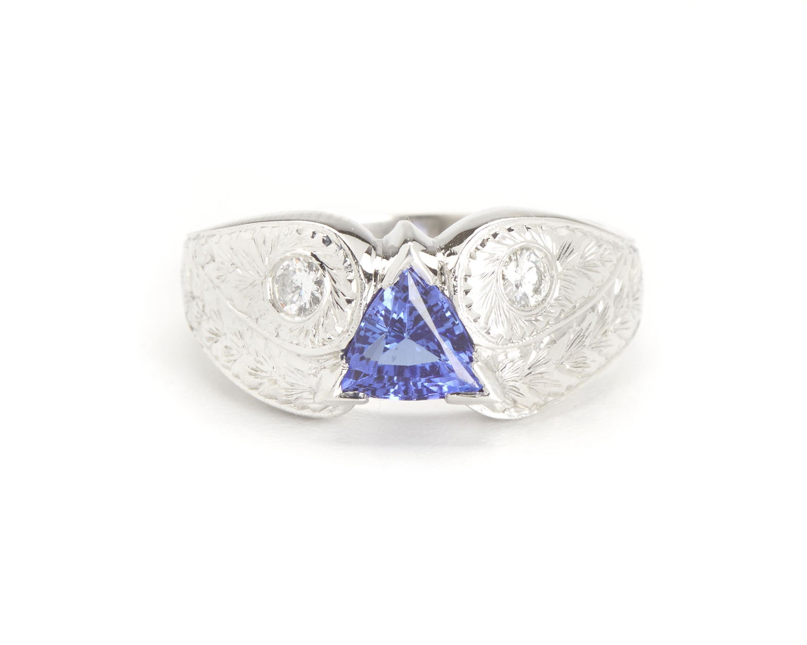 A tanzanite and diamond ring (1 of 1)