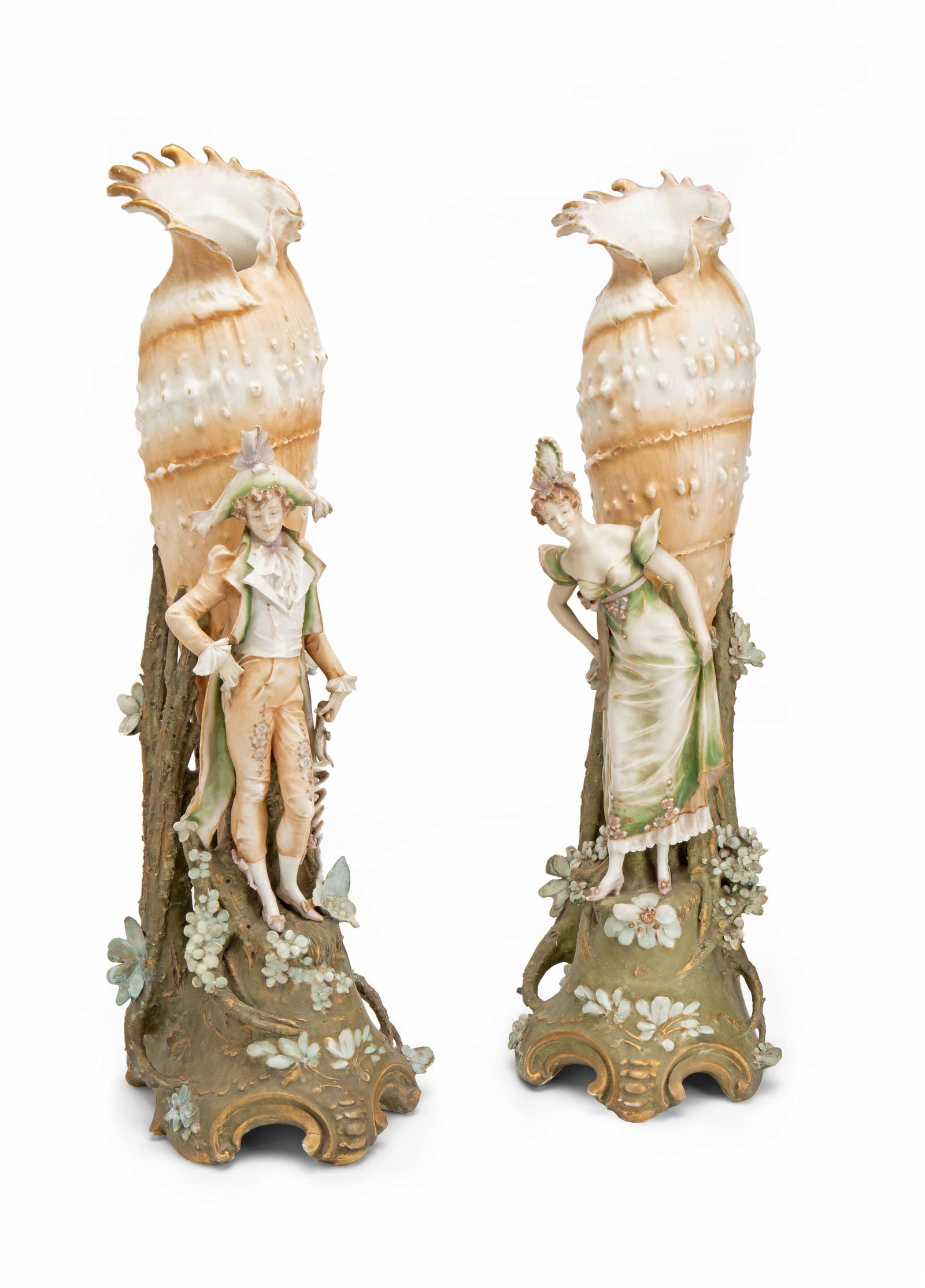 An opposing pair of Amphora shell vases (1 of 3)