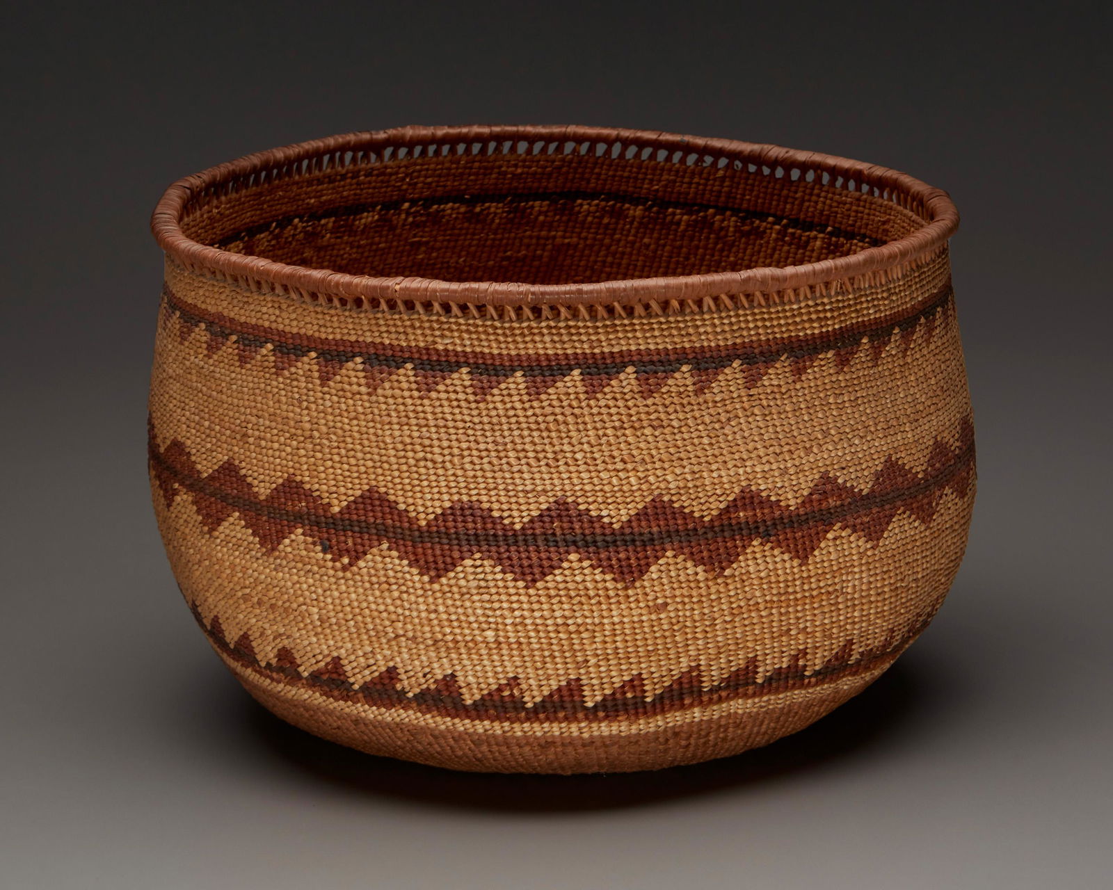 A large Hupa / Yurok / Karuk basket (1 of 4)
