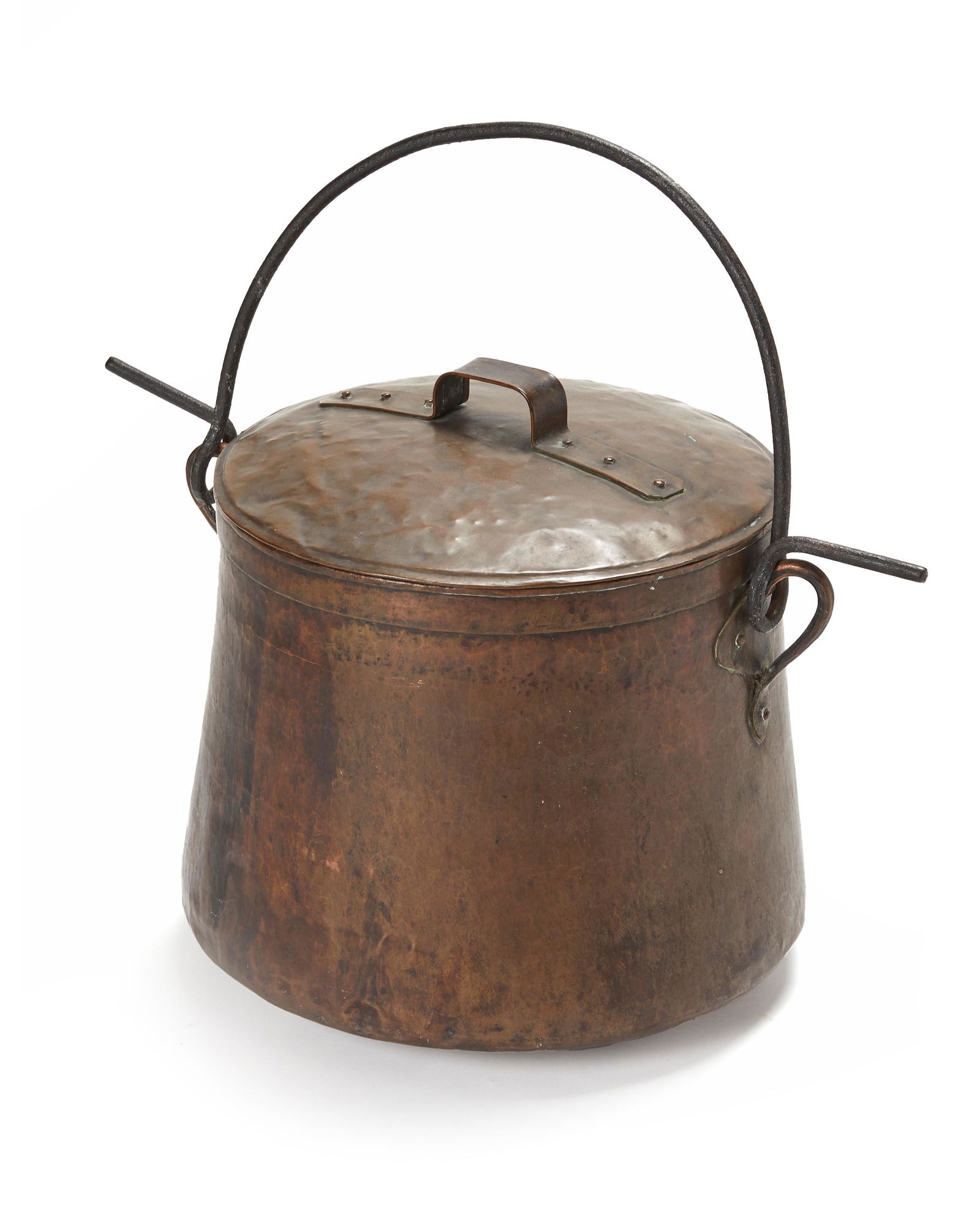 A large hammered copper and iron cooking pot (1 of 4)