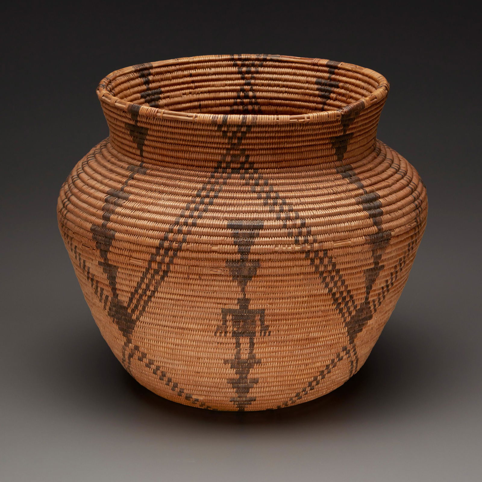 An Apache pictorial basket (1 of 3)
