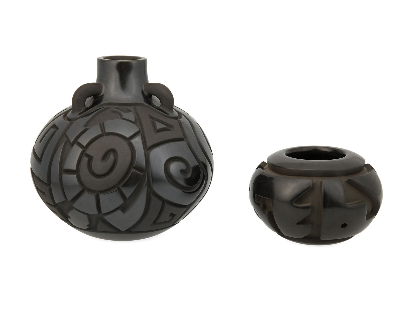 Two Santa Clara pottery vessels (1 of 8)