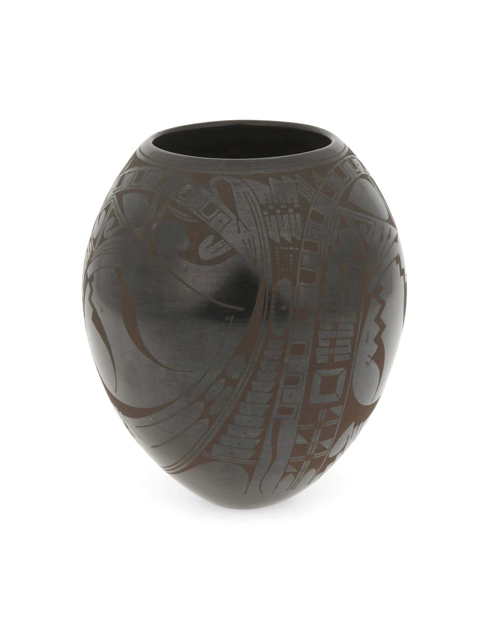 A Mata Ortiz blackware pottery vessel (1 of 3)