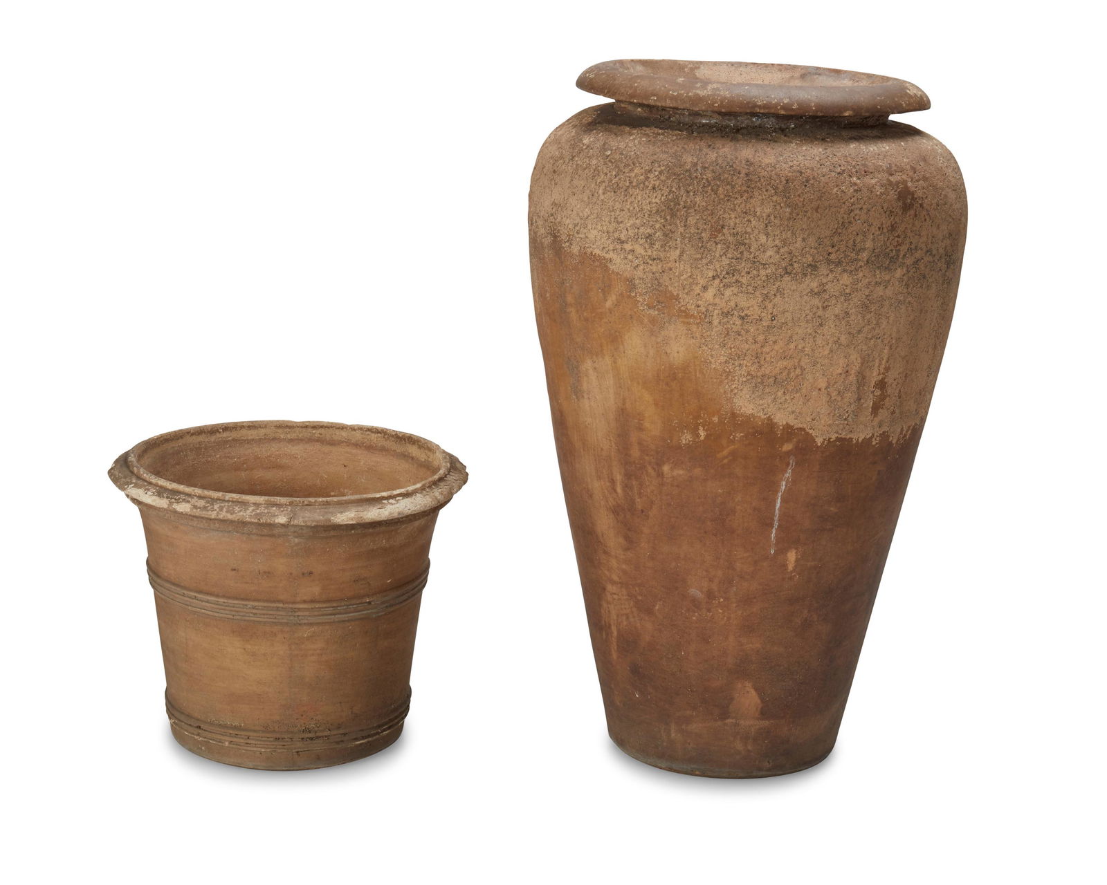 Two large terracotta outdoor garden pots (1 of 5)
