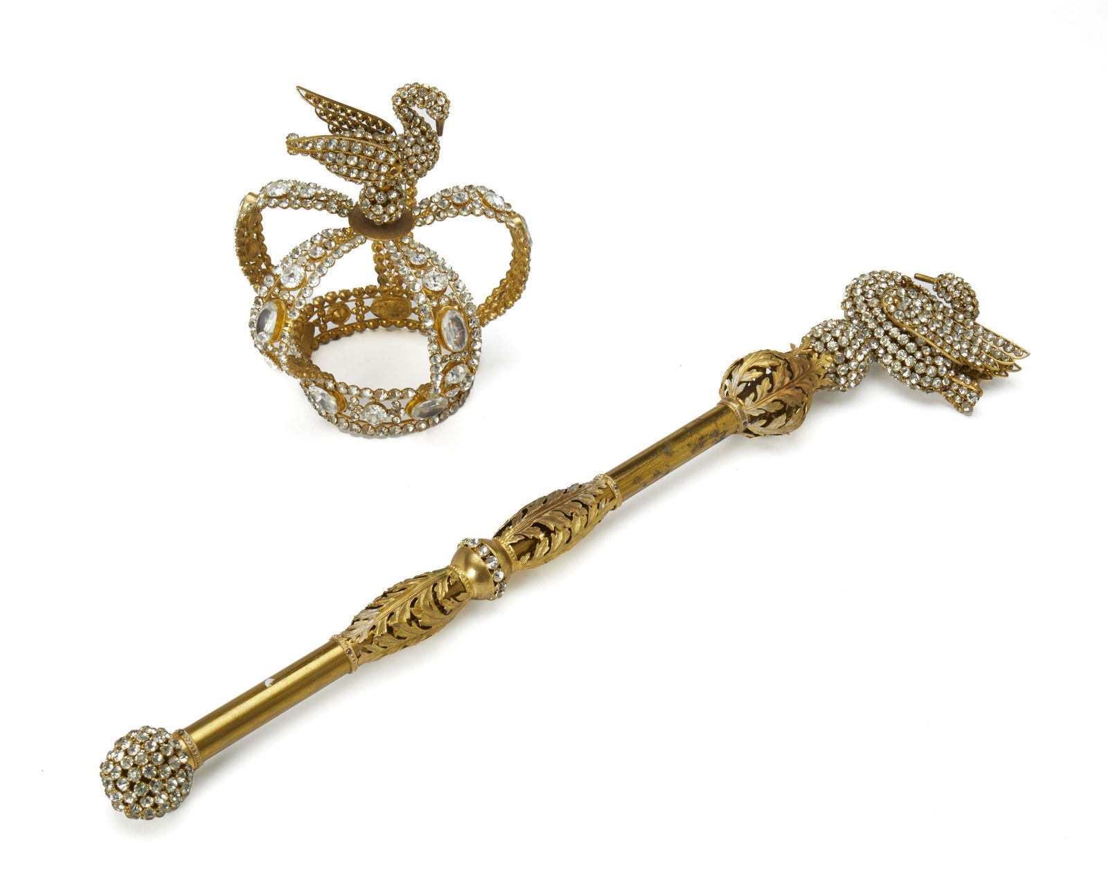 A crown and scepter (1 of 5)