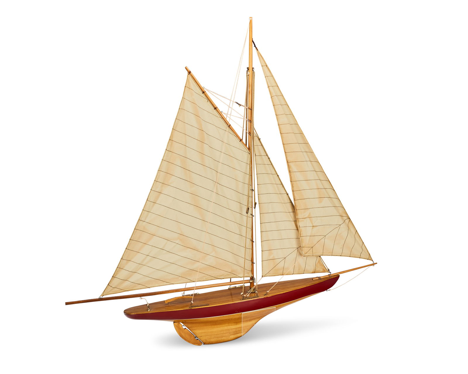 A sloop sailboat model (1 of 4)
