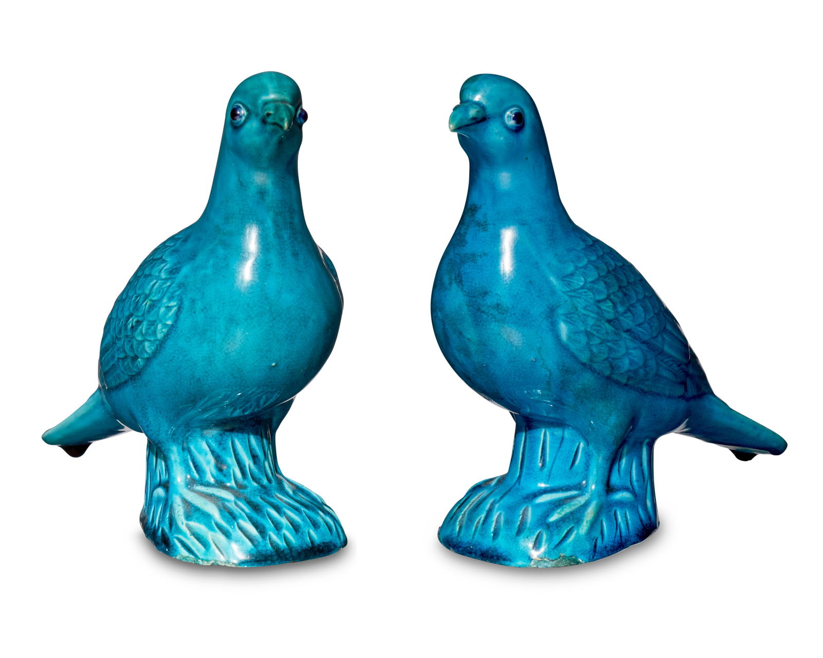 Two Chinese Export porcelain pigeon figures (1 of 2)