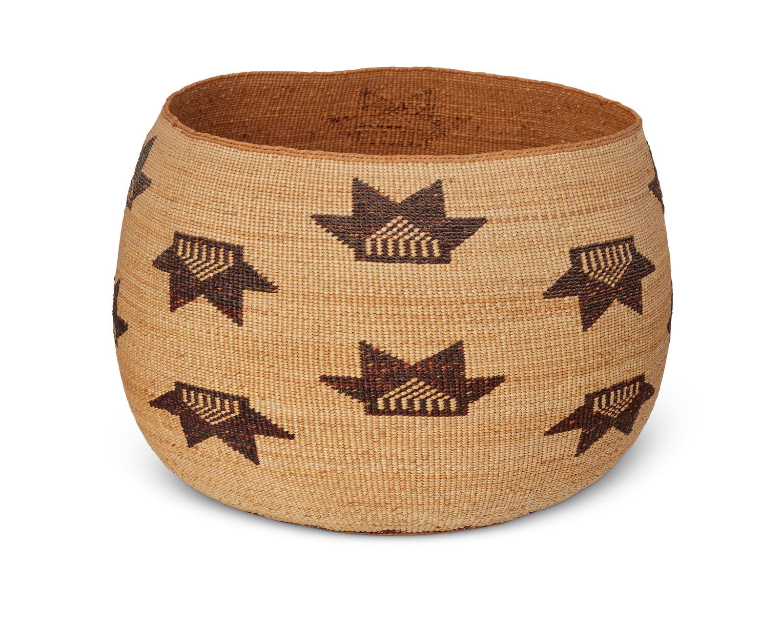 A large Hupa/Yurok/Karuk basket (1 of 3)