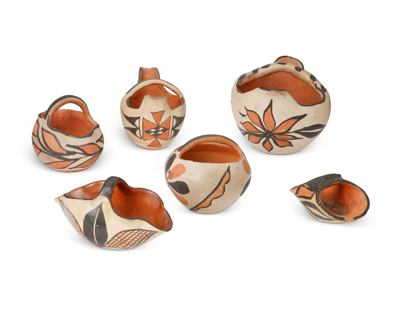 A group of Santa Domingo Pueblo pottery items (1 of 2)