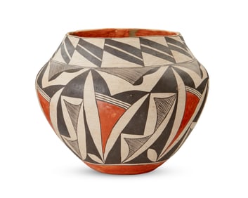 An Acoma Pueblo polychrome pottery olla