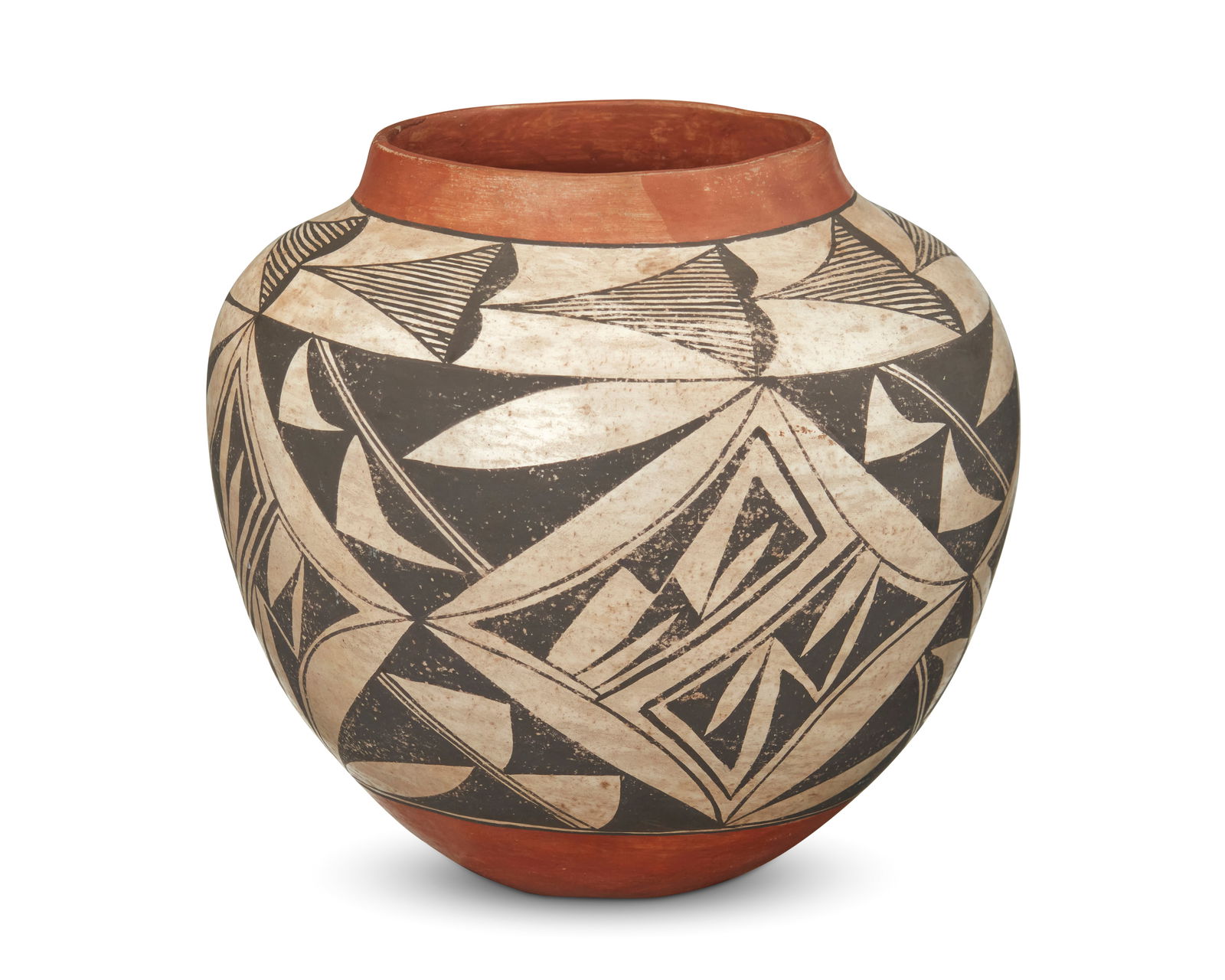 An Acoma/Laguna Pueblo pottery olla (1 of 4)