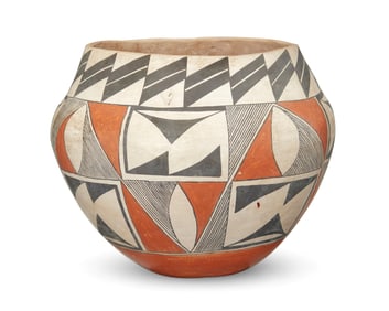 An Acoma Pueblo polychrome pottery olla