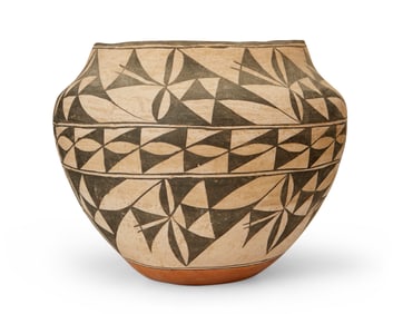 An Acoma Pueblo polychrome pottery olla
