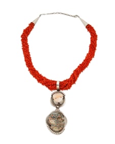 An Art Tafoya carved stone frog fetish pendant