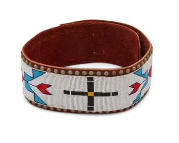 A Plains beaded leather belt