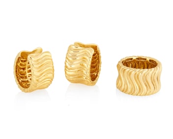 An 18K Gold Roberto Coin Ring and Earring Set