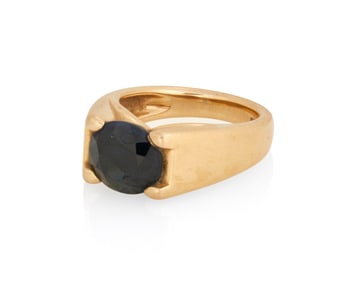 An 18K Gold and Sapphire Ring