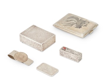A group of silver personal accessories