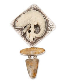 An Amy Kahn Russell sterling silver chameleon pendant