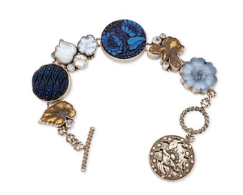 A Mars and Valentine floral link bracelet